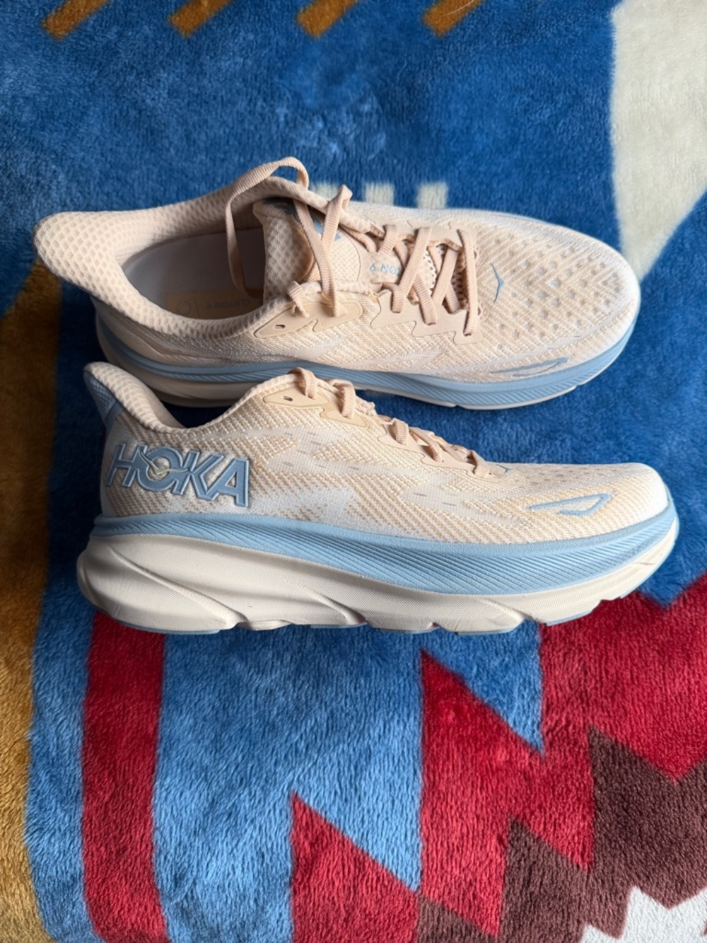 Women's Hoka Clifton 9 - Picture 2 of 3